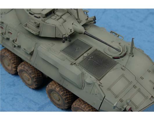 Trumpeter 01521 LAV-A2 8x8 wheeled armoured vehicle 1/35 – zdjęcie 3