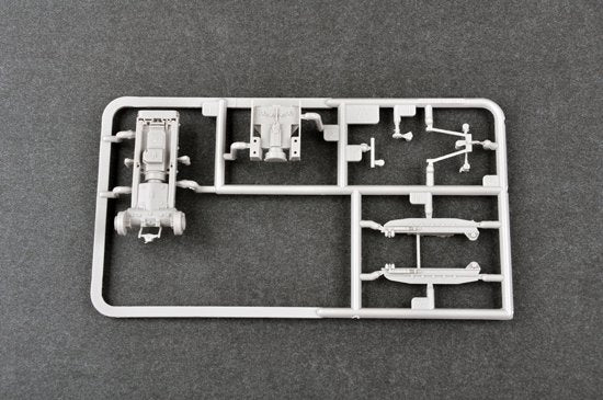 Trumpeter 07112 Russian ChTZ S-65 Tractor 1/72 – zdjęcie 3