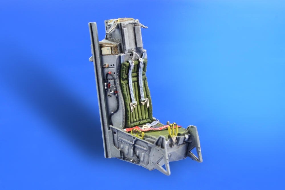 Eduard 648001 F-16 early seat 1/48 (Tamiya) – zdjęcie 4