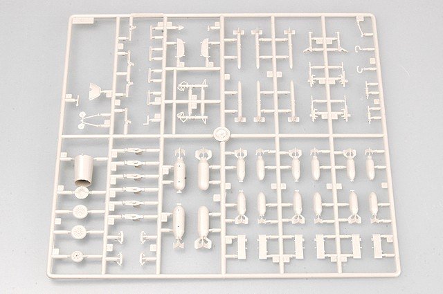 Trumpeter 02833 US.NAVY F9F-2P PANTHER 1/48 – image 5
