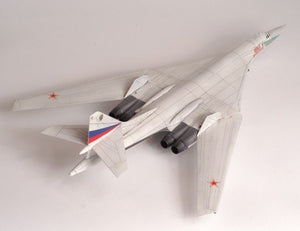 Zvezda 7002 Russian Supersonic Strategic Bomber Tu-160 1/144 – image 5