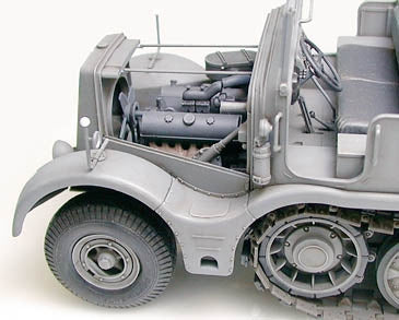 Tamiya 35239 German 18-Ton Heavy Half-Track FAMO 1/35 – image 9