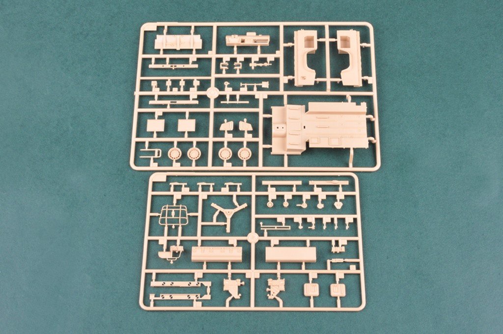 Hobby Boss 82447 Land Rover WMIK w/ MILAN ATGM 1/35 – image 6