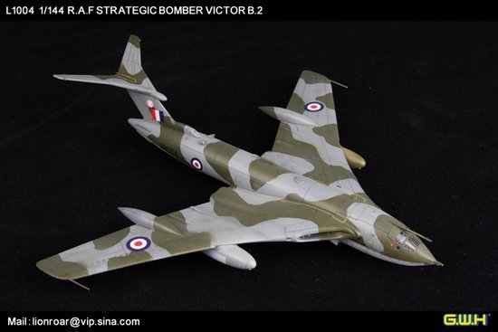 Lion Roar L1004 R.A.F. Strategic Bomber VICTOR B2 1/144 – immagine 3