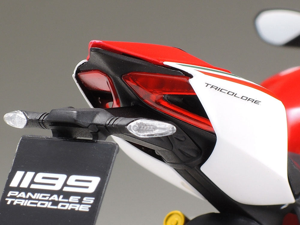 Tamiya 14132 Ducati 1199 Panigale S Tricolore 1/12 – zdjęcie 6