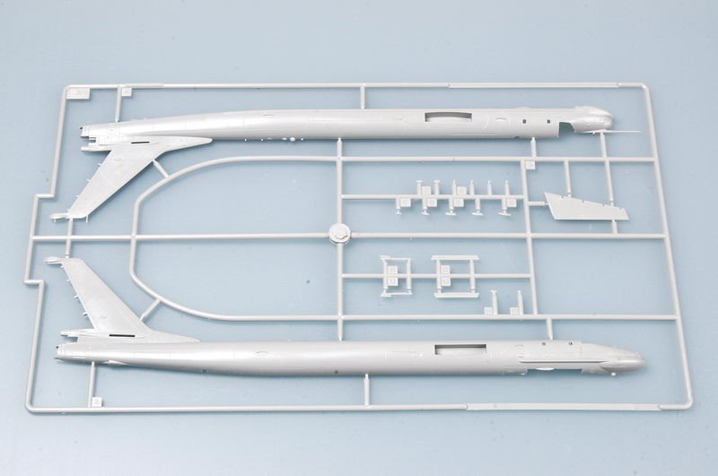 Trumpeter 03904 TU-95MS Bear-H 1/144 – zdjęcie 2