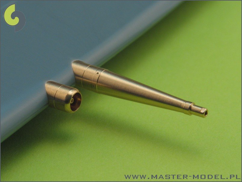 Master AM-32-019 Supermarine Spitfire E wing early - Hispano 20mm &amp;amp; .50cal in fairings 1/32 – zdjęcie 2