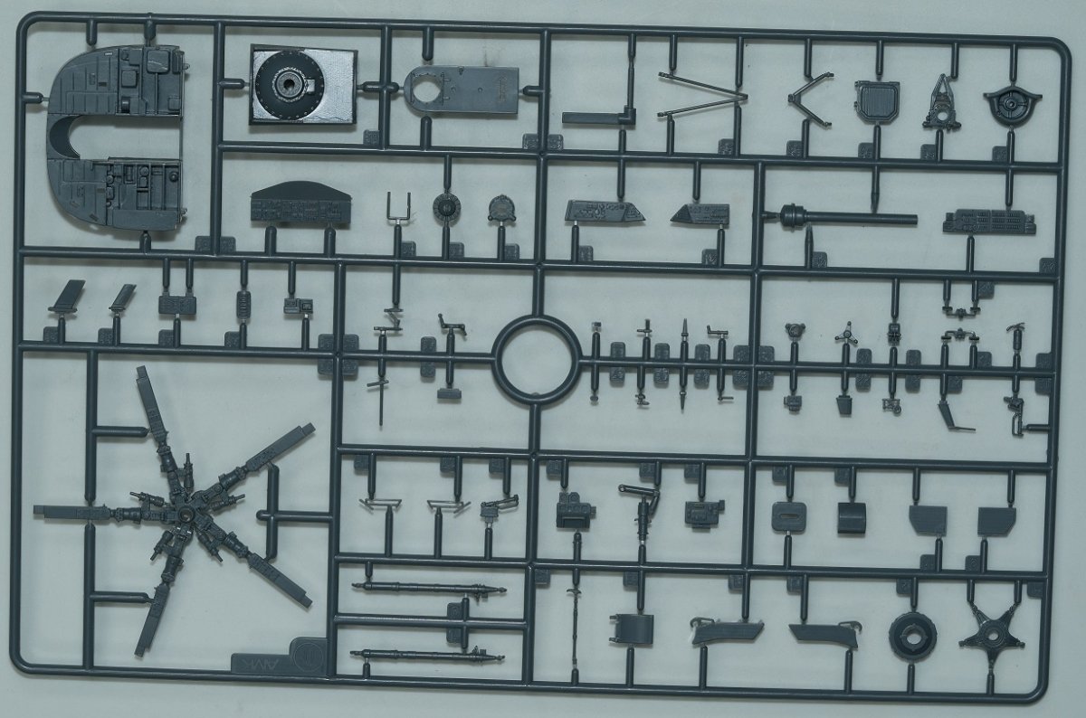 AMK 88010 Mi-17 Hip Early 1/48 – immagine 5