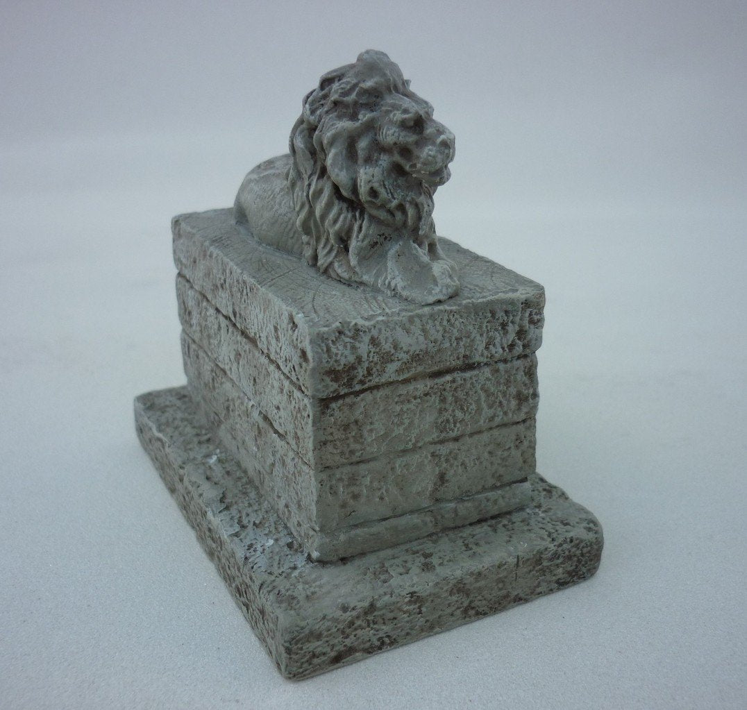 RT-Diorama 35183 Lion Statue 1/35 – image 3