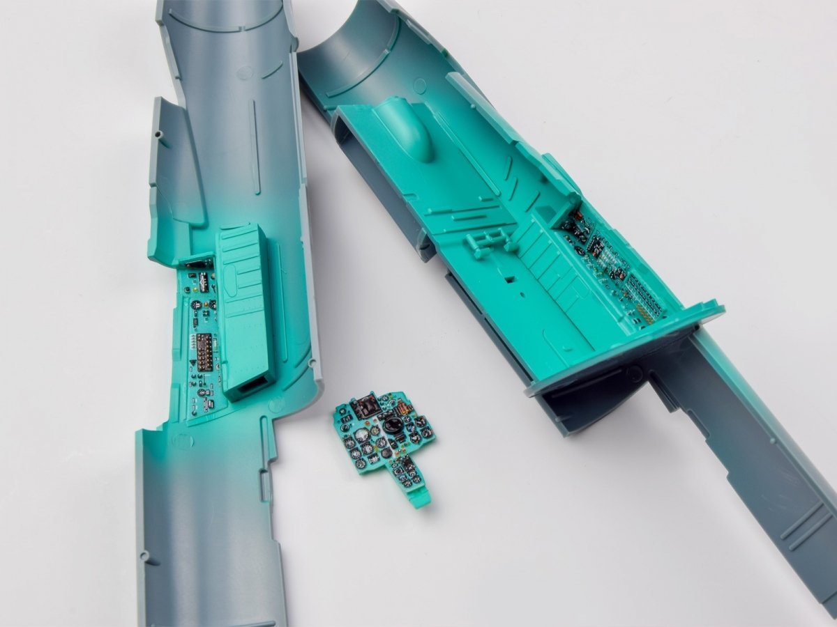Red Fox Studio QS-48042 MiG-21 MF Fishbed J 1/48 – zdjęcie 7
