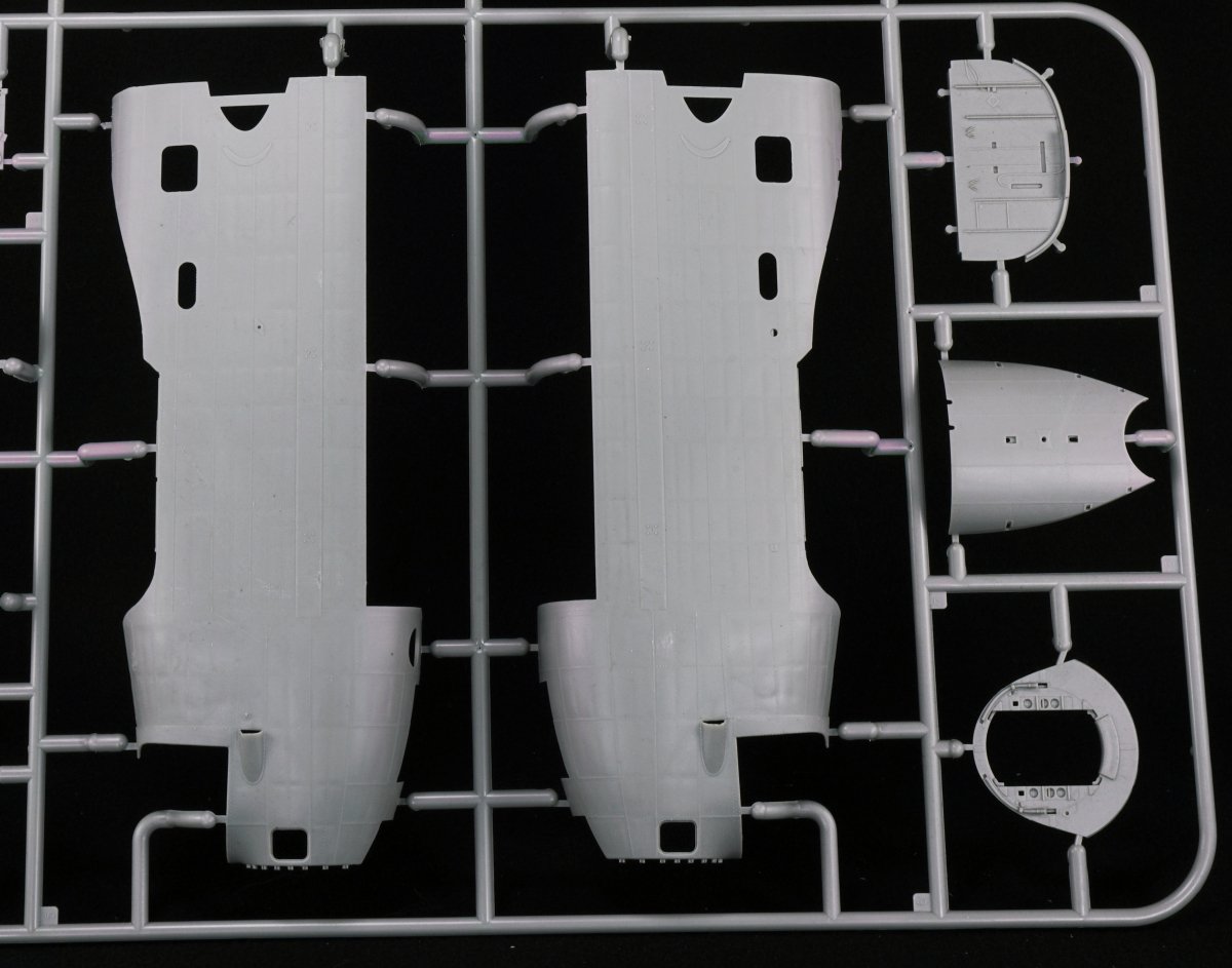 Border Model BF-010 Avro Lancaster B Mk.I/III with full Interior 1/32 – zdjęcie 15