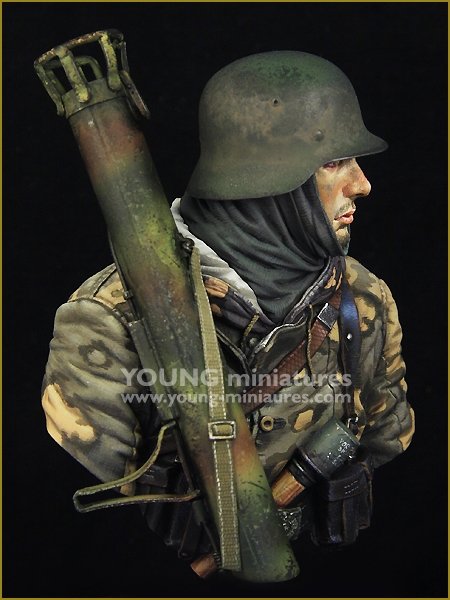 Young Miniatures YM1865 German Waffen SS with Panzerschreck 1/10 – Bild 7