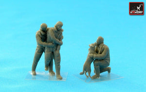 Armory Models F7224b RAF WWII crewman in high altitude outfit – “Friends” 1/72 – zdjęcie 2