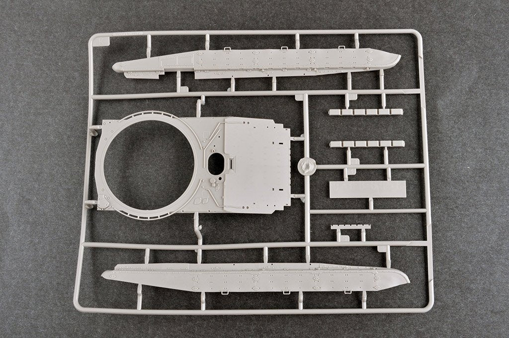 Trumpeter 09609 Russian T-72B1 with KTM-6 &amp;amp; Grating Armour 1/35 – zdjęcie 10