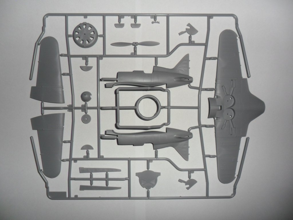 ICM 48097 I-16 type 24, WWII Soviet Fighter 1/48 – image 8
