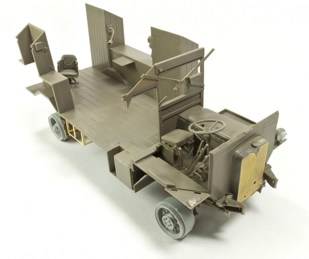 AFV Club 35227 AEC Dorchester 4x4 ACV (Full Interior) 1/35 – zdjęcie 2