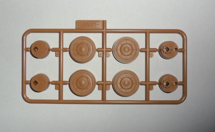 ICM 35376 Panzerspahwagen P 204 (f) Railway, WWII German Armored Vehicle (1/35) – image 7