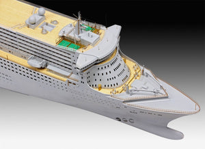 Revell 05199 Ocean Liner Queen Mary 2 Platinum Edition 1/400 – image 3
