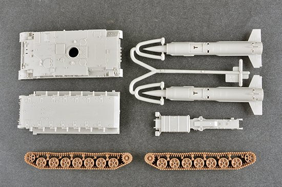 Trumpeter 07178 Soviet 2K11A TEL w/9M8M Missile Krug-a SA-4 Ganef 1/72 – image 6