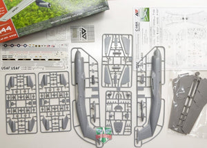 A&amp;amp;A Models 4402 C-141A Military Strategic Airlifter 1/144 – image 3