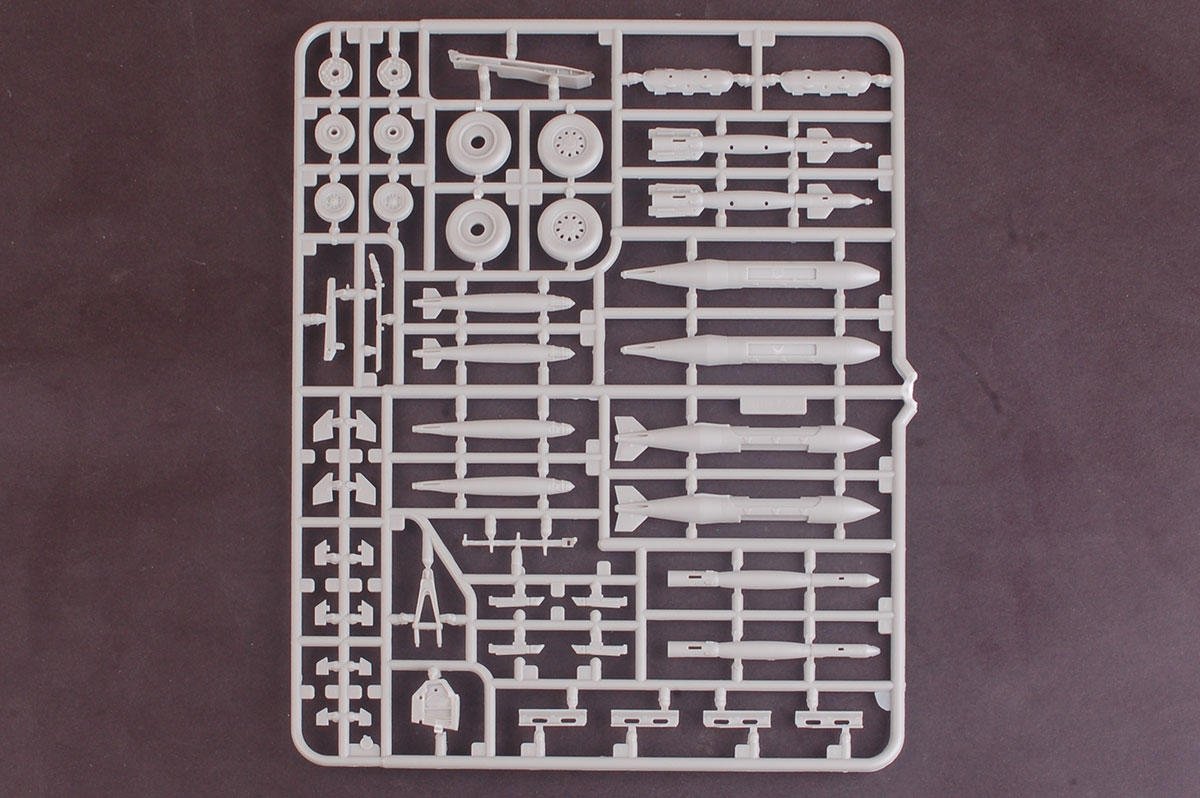 Kitty Hawk 80132 F-35C Lighting II 1/48 – zdjęcie 6