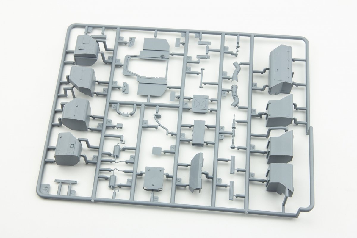 RPG Model 35021 KAMAZ K-4386 Typhoon-VDV Mine-Protected Armoured Vehicle Early Typ 1/35 – zdjęcie 10