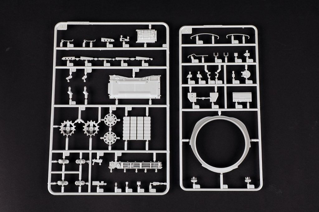 Trumpeter 09602 Soviet T-72 Ural with Kontakt-1 Reactive Armor 1/35 – image 13