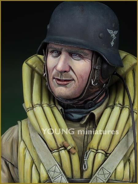 Young Miniatures YM1833 Luftwaffe Bomber Crewman, 1940 1/10 – zdjęcie 7