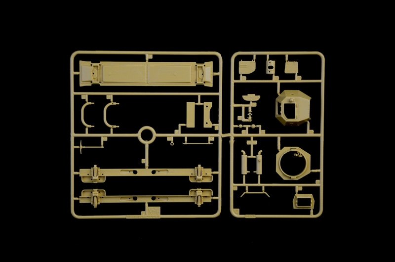 Italeri 6591 Autoblinda AB 41 with Bersaglieri El Alamein 1/35 – image 6