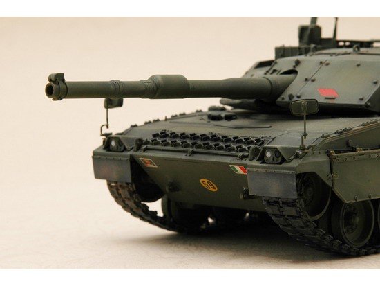Trumpeter 00332 Italian C-1 Ariete MBT 1/35 – image 10