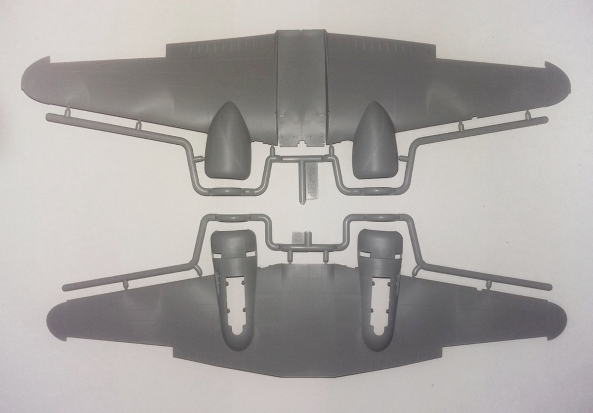ICM 48185 C18S, American Passenger Aircraft 1/48 – image 6