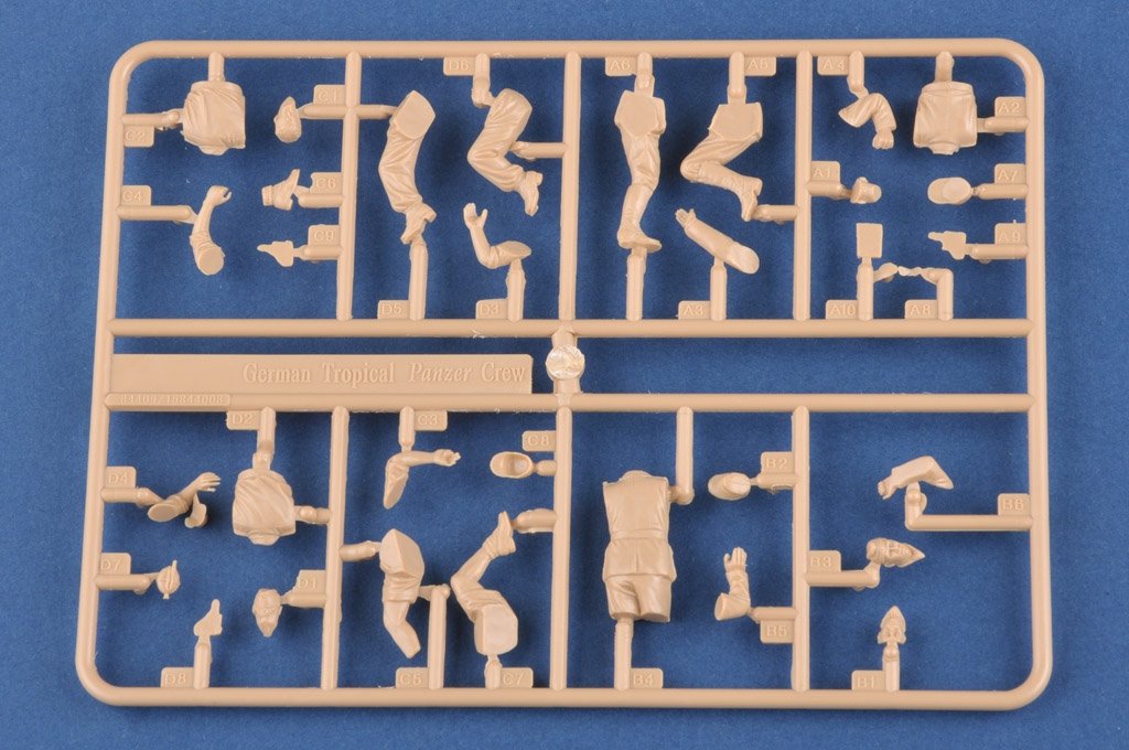 Hobby Boss 84409 German Tropical Panzer Crew 1/35 – zdjęcie 3