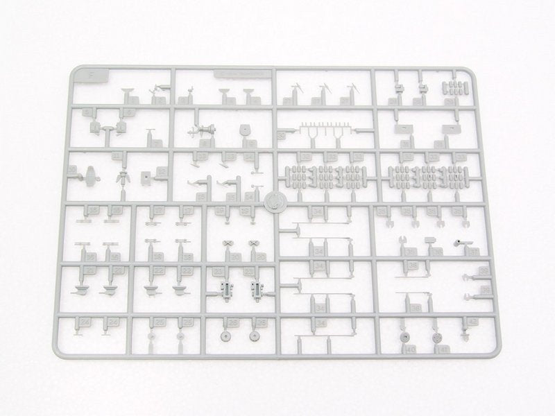 Trumpeter 05606 USSR Admiral Kuznetsov aircraft carrier 1/350 – image 20