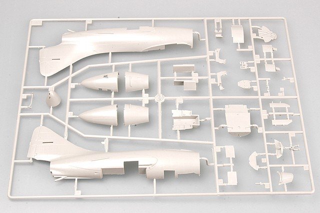 Trumpeter 02832 US.NAVY F9F-2 PANTHER 1/48 – zdjęcie 4