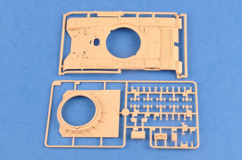 Hobby Boss 83835 GCT 155mm AU-F1 SPH Based on T-72 1/35 – image 9