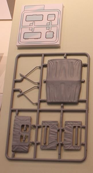 Fine Molds FM34 JGSDF Type 73 Light Truck (Canvas Top) 1/35 – Bild 6