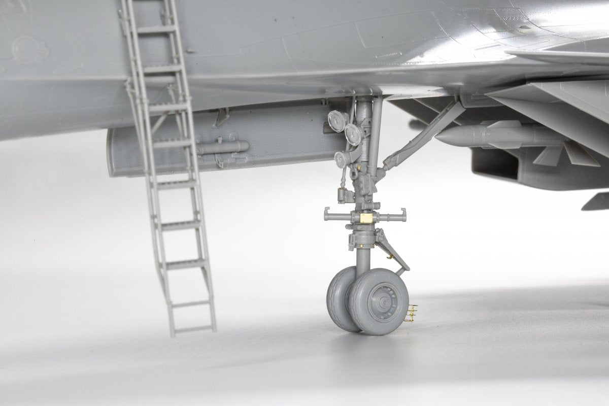 MiniBase 8001 SU-33 Flanker-D 1/48 – Bild 16