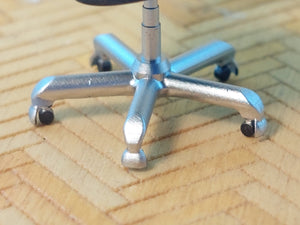 Point of no Return 3524058 Fotele biurowe, dwa różne modele / Office chairs, two different models 1/35 – zdjęcie 7