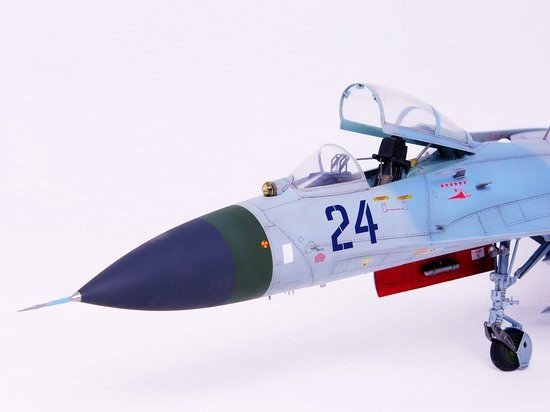Trumpeter 02224 Soviet Sukhoi Su-27 Flanker B 1/32 – zdjęcie 3