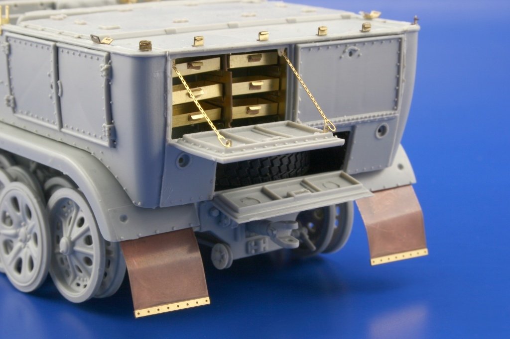 Eduard 36066 Sd. Kfz.7 Zugkraftwagen 8t tool boxes 1/35 Trumpeter – zdjęcie 2