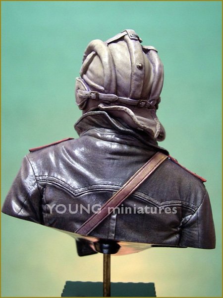 Young Miniatures YM1823 SOVIET TANK COMMANDER 1944 1/10 – image 7
