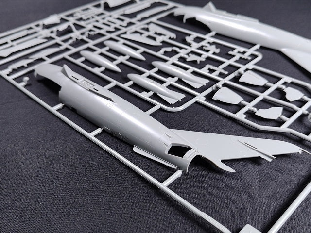 Kinetic K48164 Shenyang J-5 - Chinese built MiG-17F 1/48