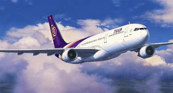 Revell 04870 Airbus A330-300 THAI 1/144
