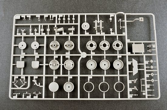 Trumpeter 01078 M920 Tractor tow with M870A1 semitrailer 1/35 – image 16