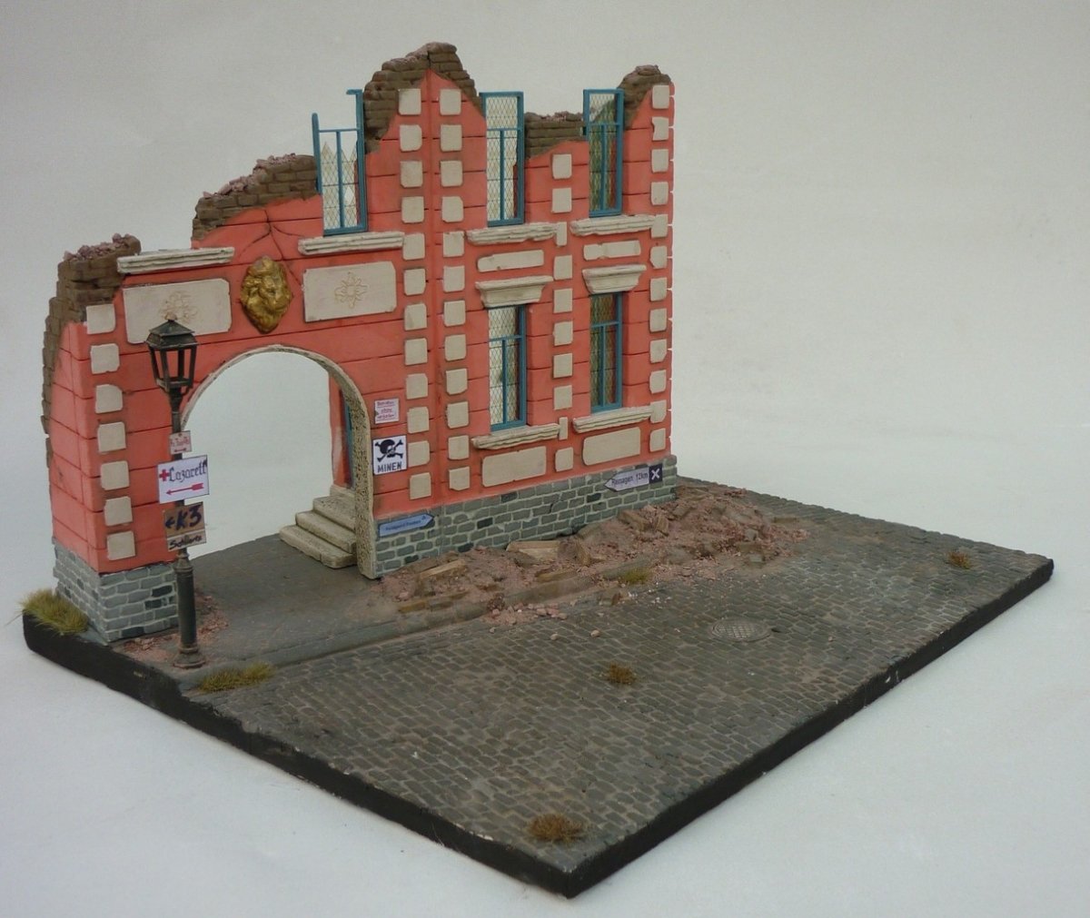 RT-Diorama 35222 Diorama-Base: &amp;quot;Bombed out Street&amp;quot; 1/35 – immagine 12