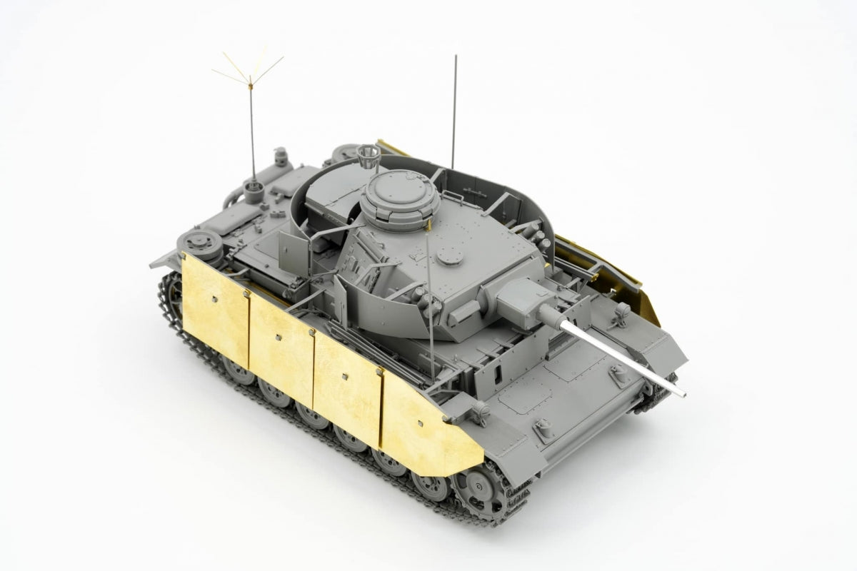 Border Model BT-048 Pz.Bef.Wg.III Ausf.K 2in1 w/Schürzen 1/35 – zdjęcie 8