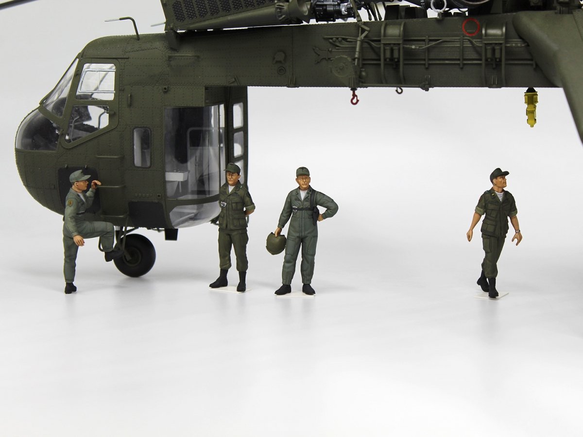 ICM 53101 US Helicopter Pilots (1960s-1970s) 1/35 – image 12
