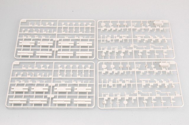 Trumpeter 04518 RUSSIAN NAVY MOSKVA 1/350 – zdjęcie 7