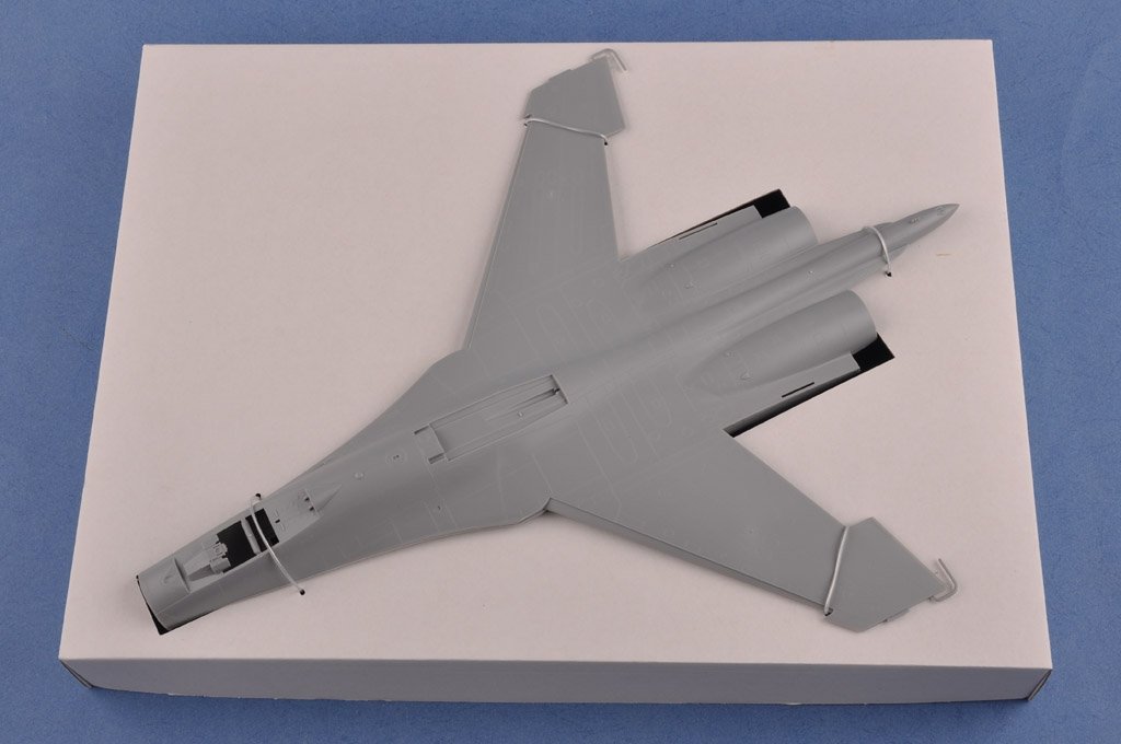 Hobby Boss 81712 Su-27 Flanker Early 1/48 – zdjęcie 7