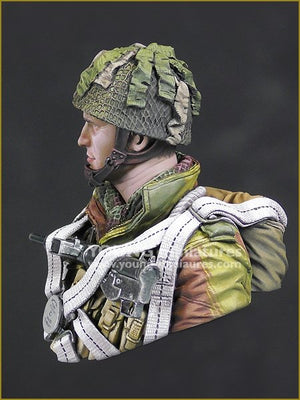 Young Miniatures YM1864 British Paratrooper Operation Market Garden 1944 1/10 – image 6